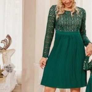Order Plus dresses - green pleated skirt with lace sleeves
